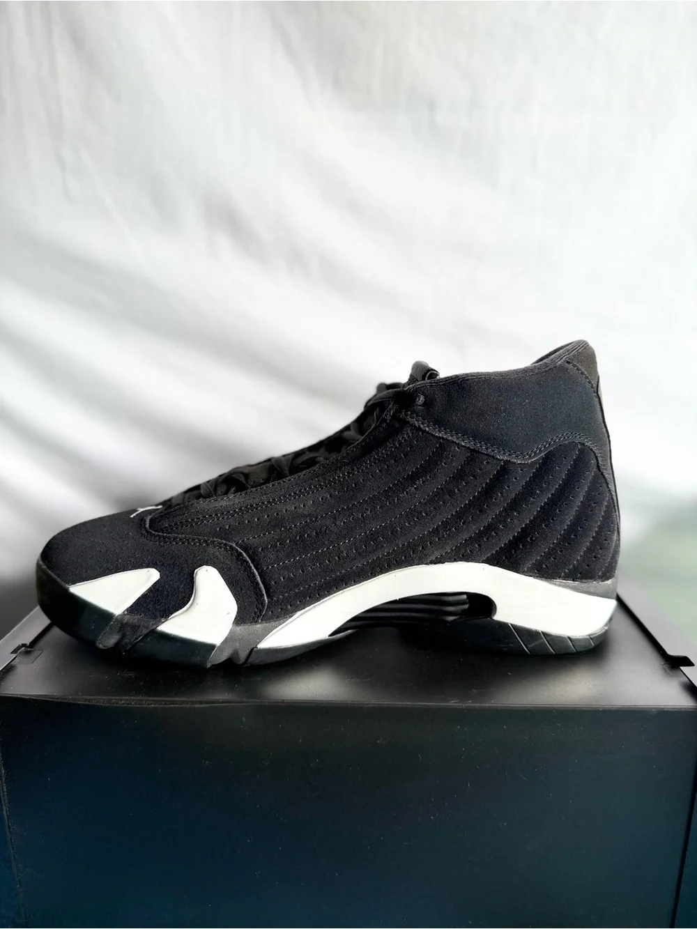 AUTHENTIC Jordan 14 Retro Black White size 10 487471-016 2023 PRE-OWNED